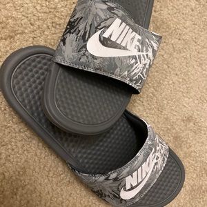 Nike slides
